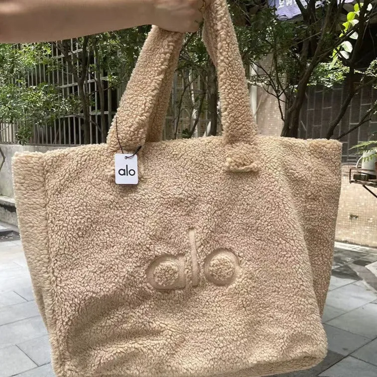 Alo Cloud Plush XL Tote Bag - Image 6