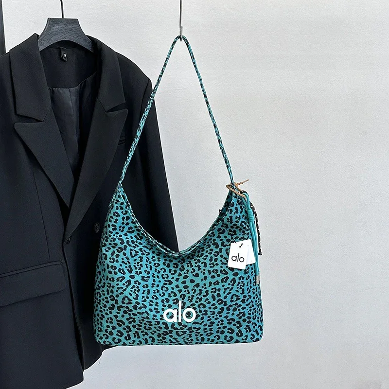 Alo Safari Chic Tote Bag - Image 19