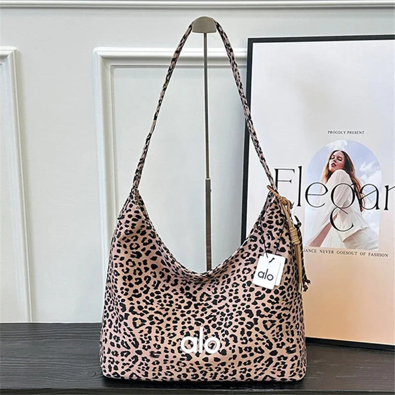 Alo Safari Chic Tote Bag - Image 20