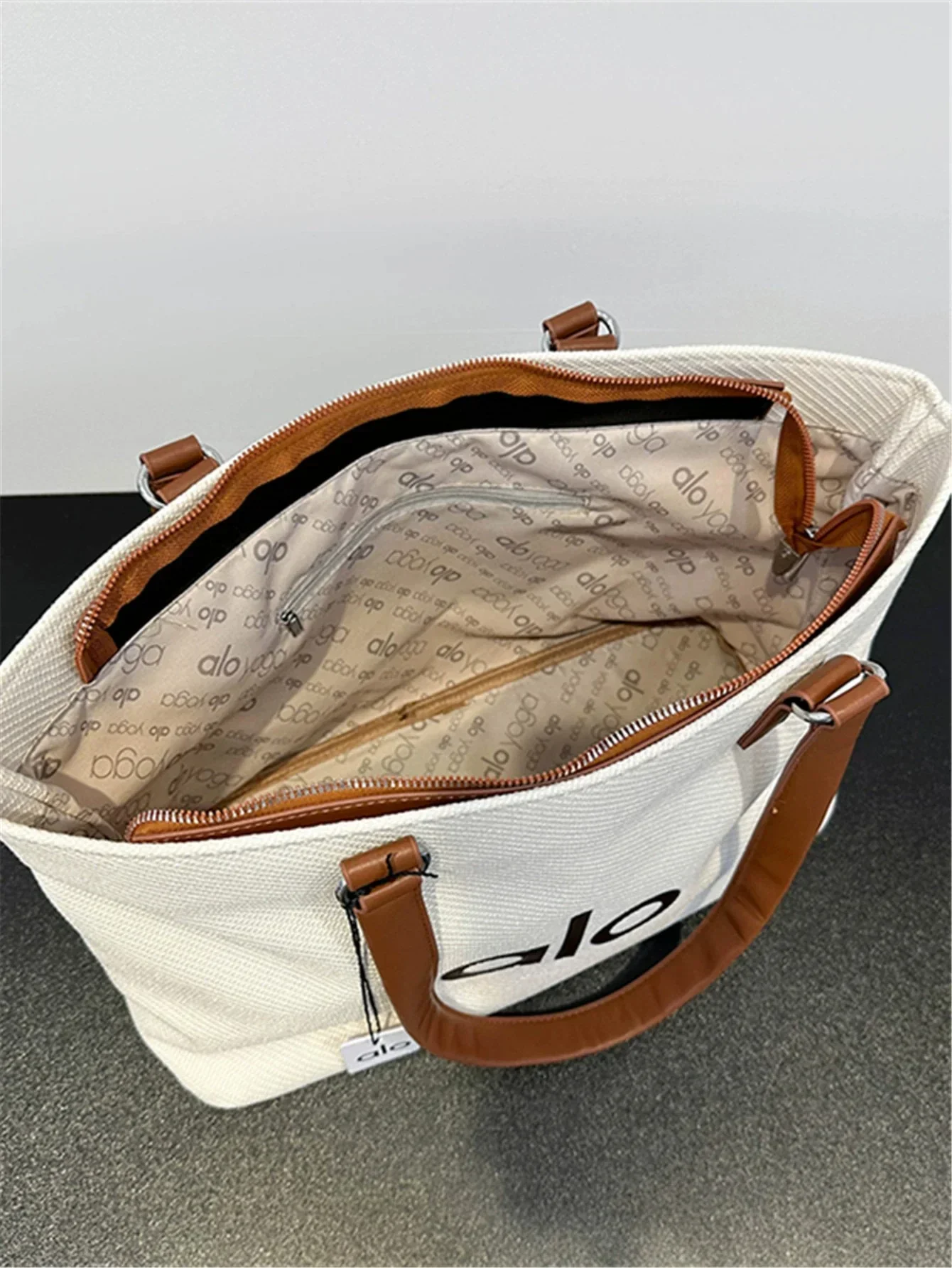 Alo Solstice Canvas Tote Bag - Image 4