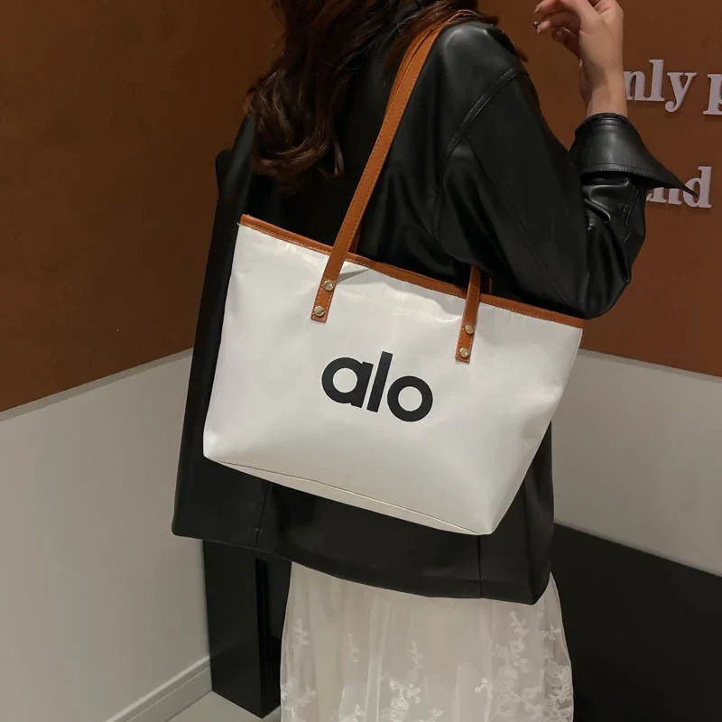 Alo Zenith Minimalist Tote Bag - Image 10