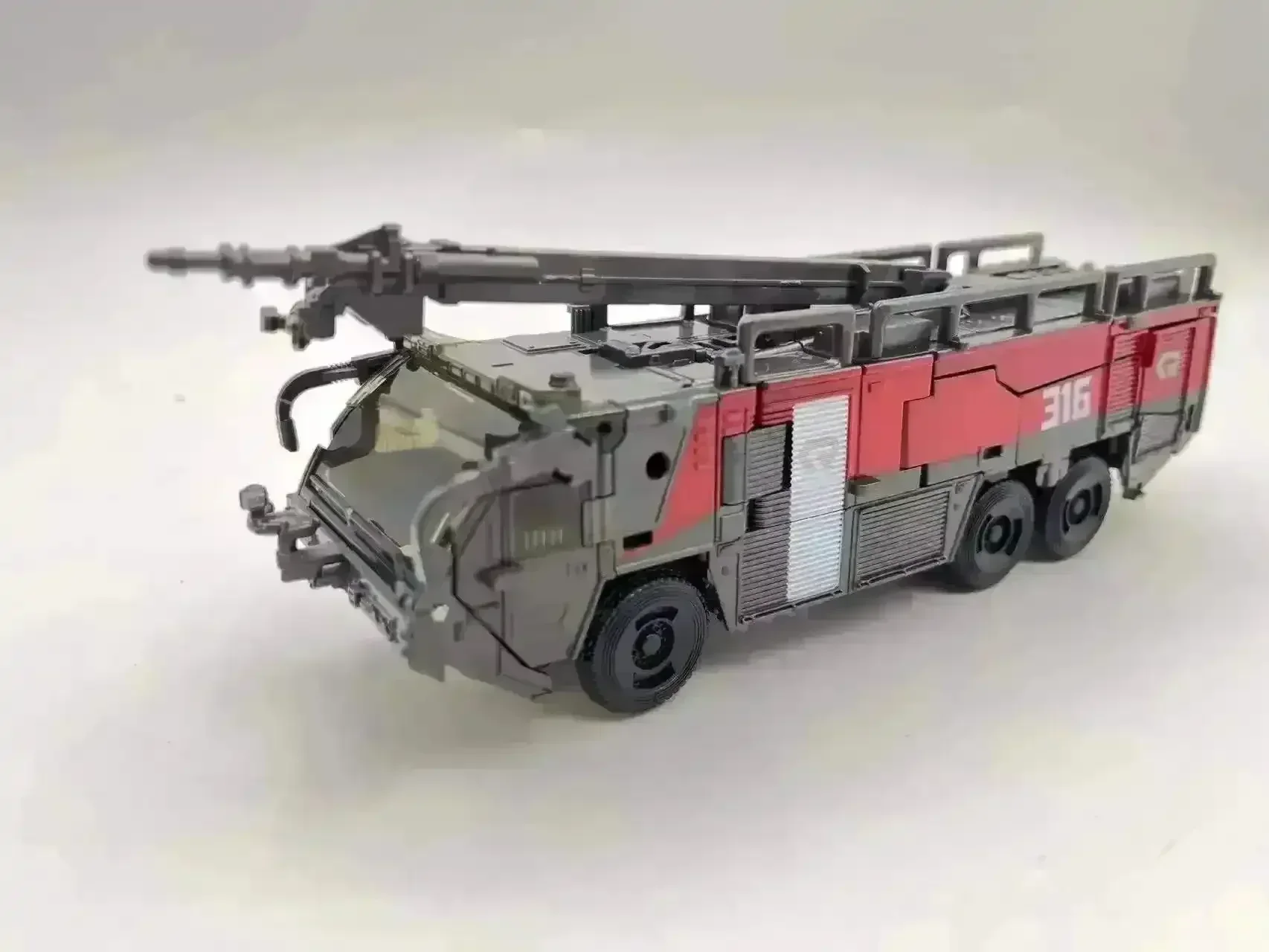 Baiwei Transformers Leader Prime Truck - Image 10