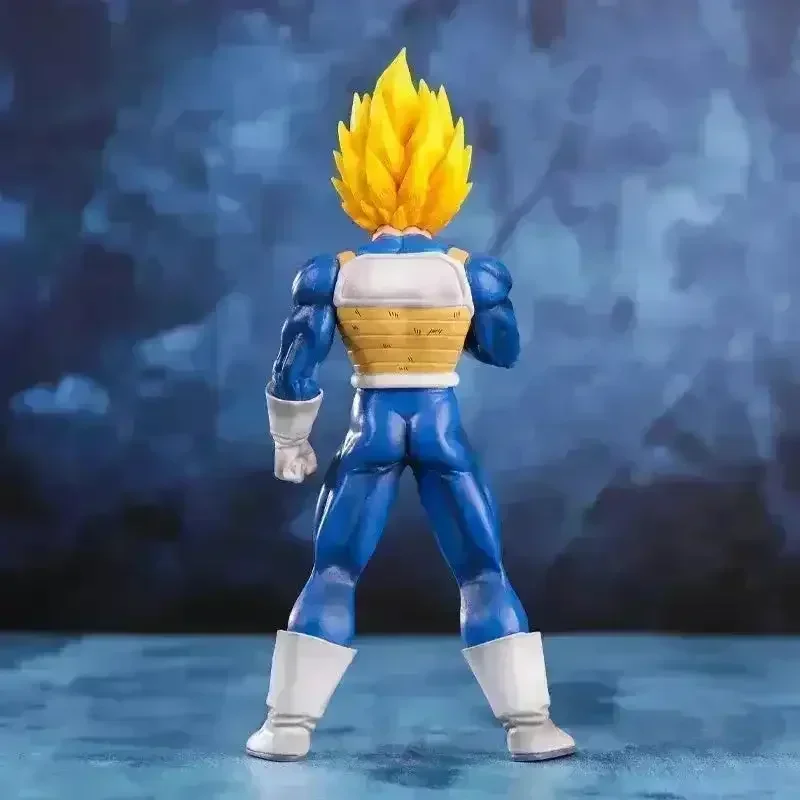 Bandai Dragon Ball Z Vegeta Figurine (29 cm) - Image 8
