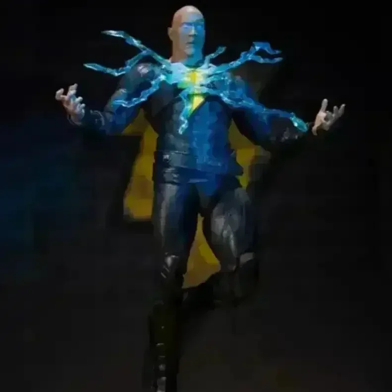Black Adam Action Figure (14 cm) - Image 3