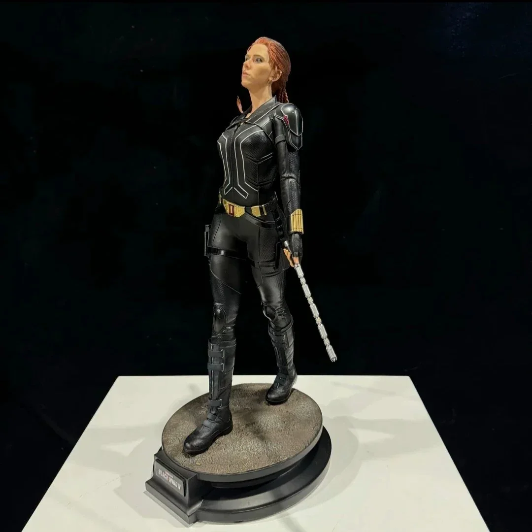 Black Widow 1:6 Scale VIP Edition Figurine - Image 3