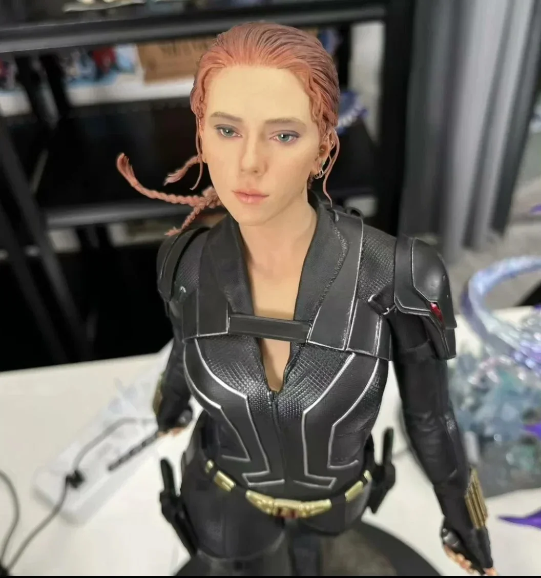 Black Widow 1:6 Scale VIP Edition Figurine - Image 8
