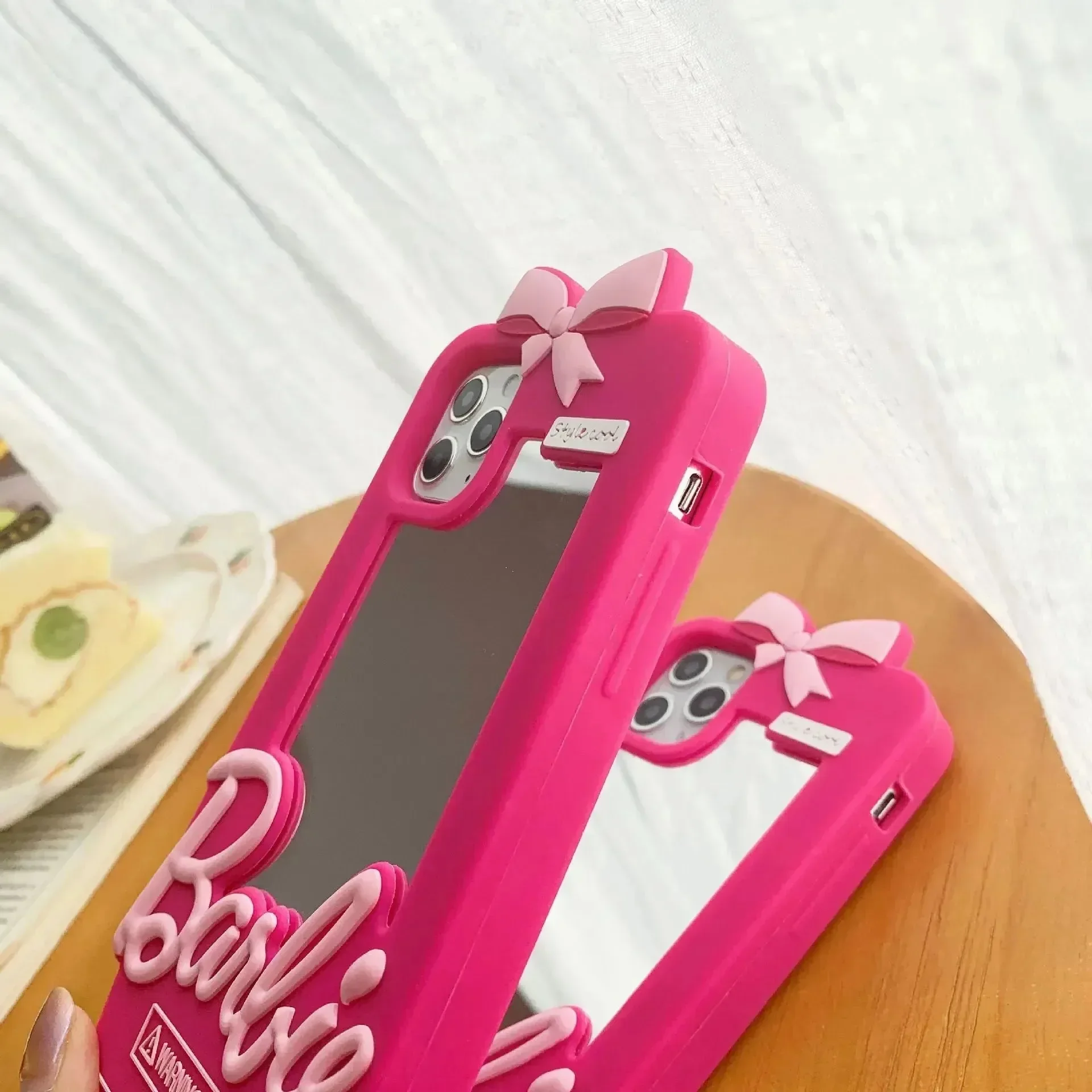 Bow BRB Mirror Case (For iPhones) - Image 6