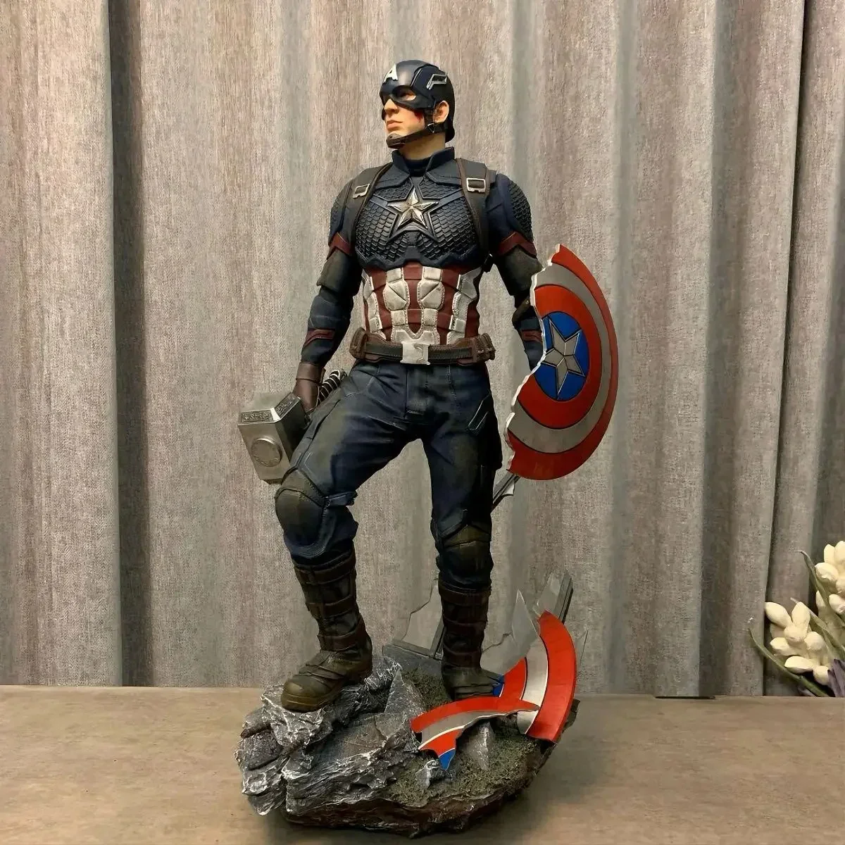 Captain America Ready to Fight Figurine (35 cm) - Image 2