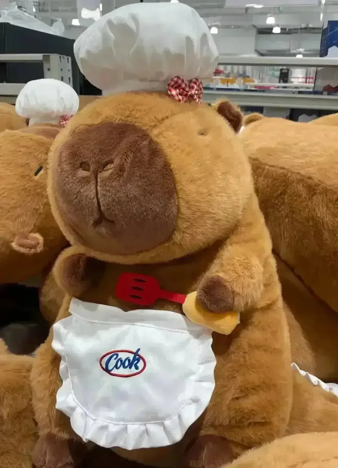 Capybara Chef Plushie (45 cm) - Image 3