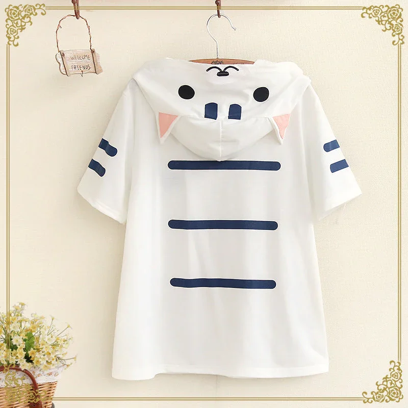 Cat Paw Hooded Grace T-shirt - Image 3