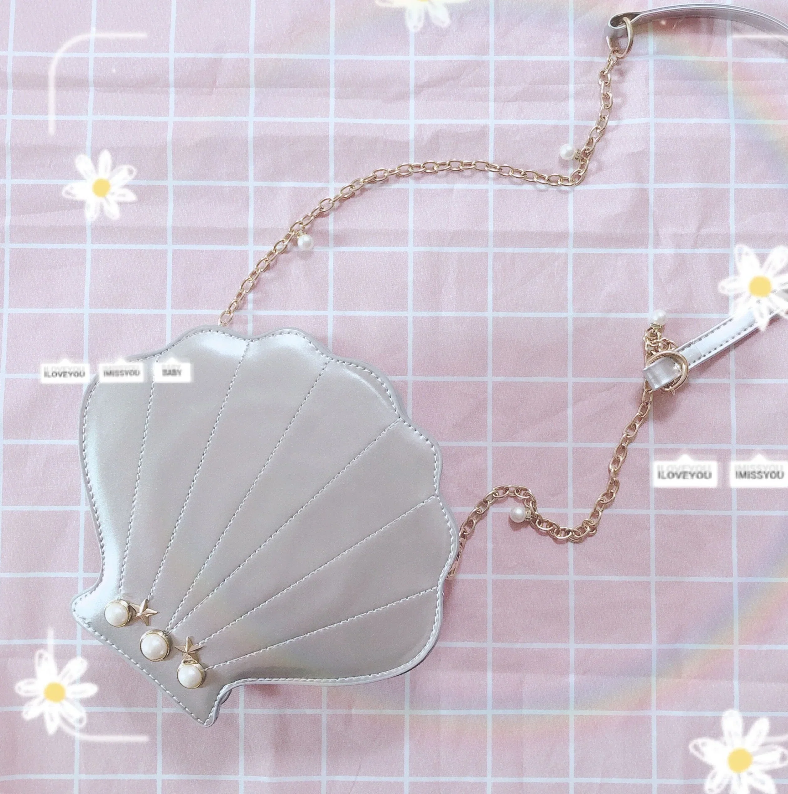 Coastal Curves Shell Shaped Bag - Image 7