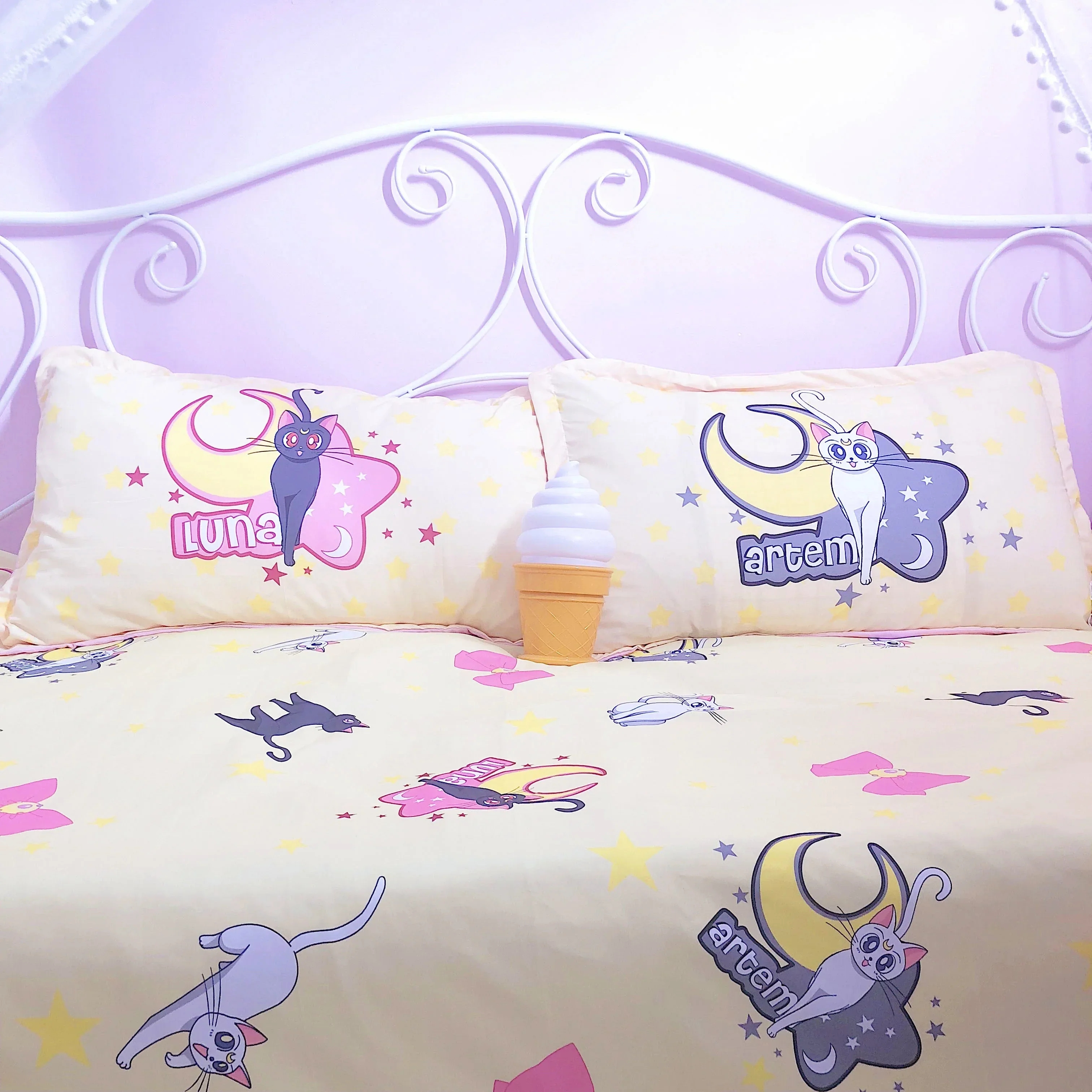 Cosmic Cat Guardians Bedding Set - Image 4