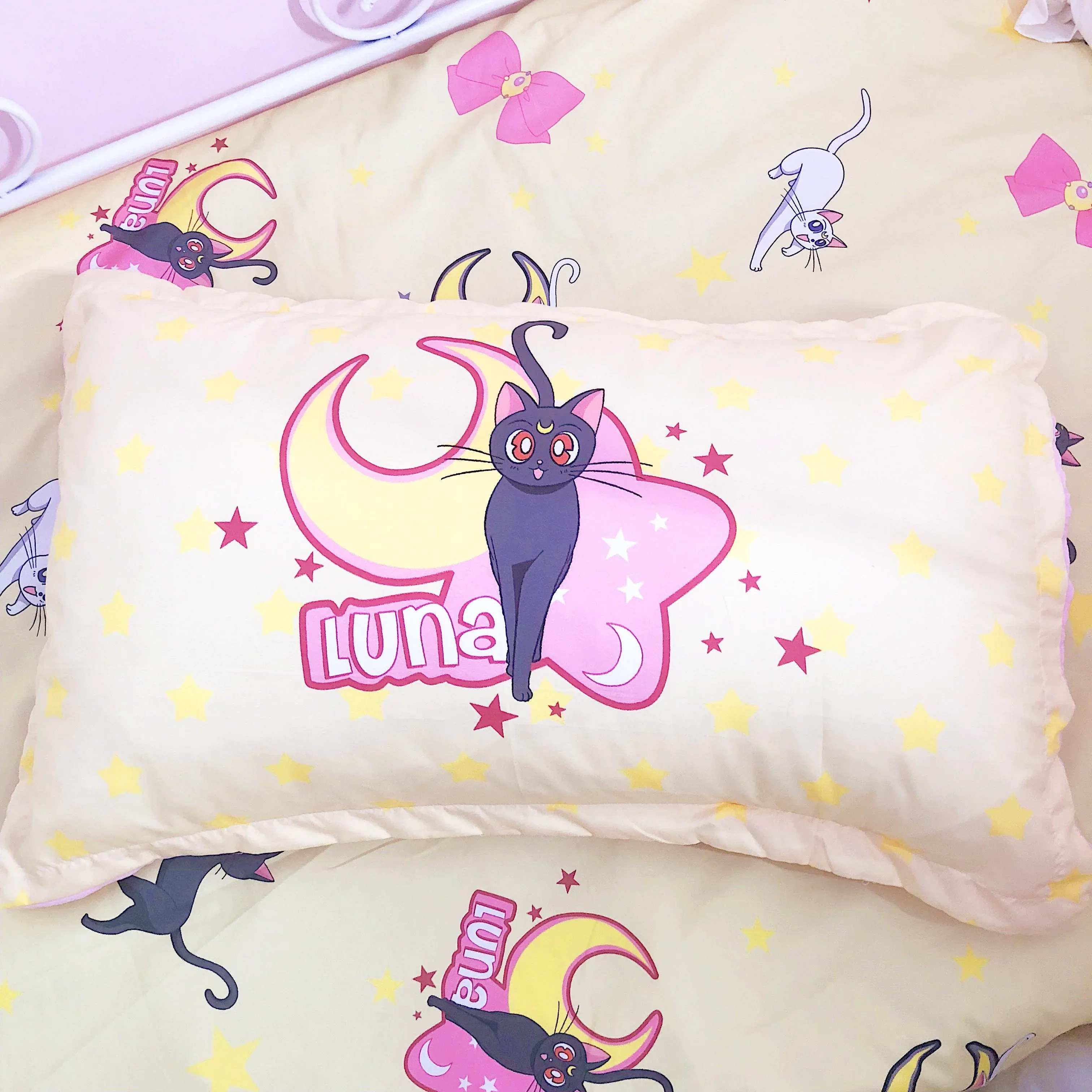 Cosmic Cat Guardians Bedding Set - Image 5