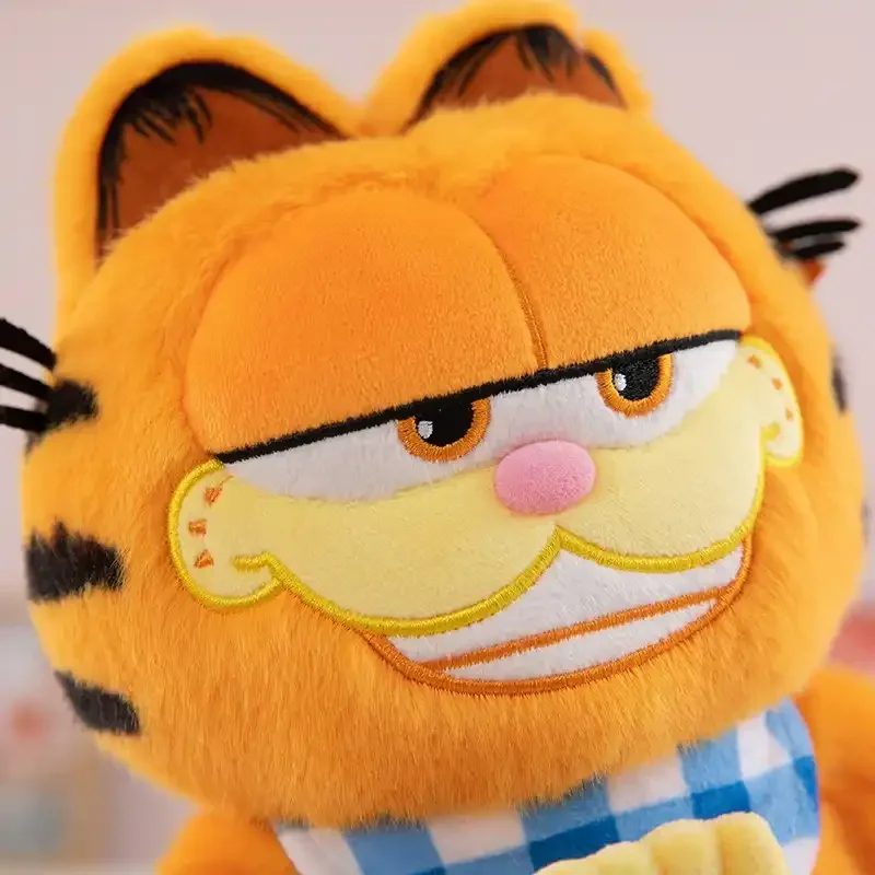 Cozy & Chunky Garfield Plush Toy (30 cm) - Image 7