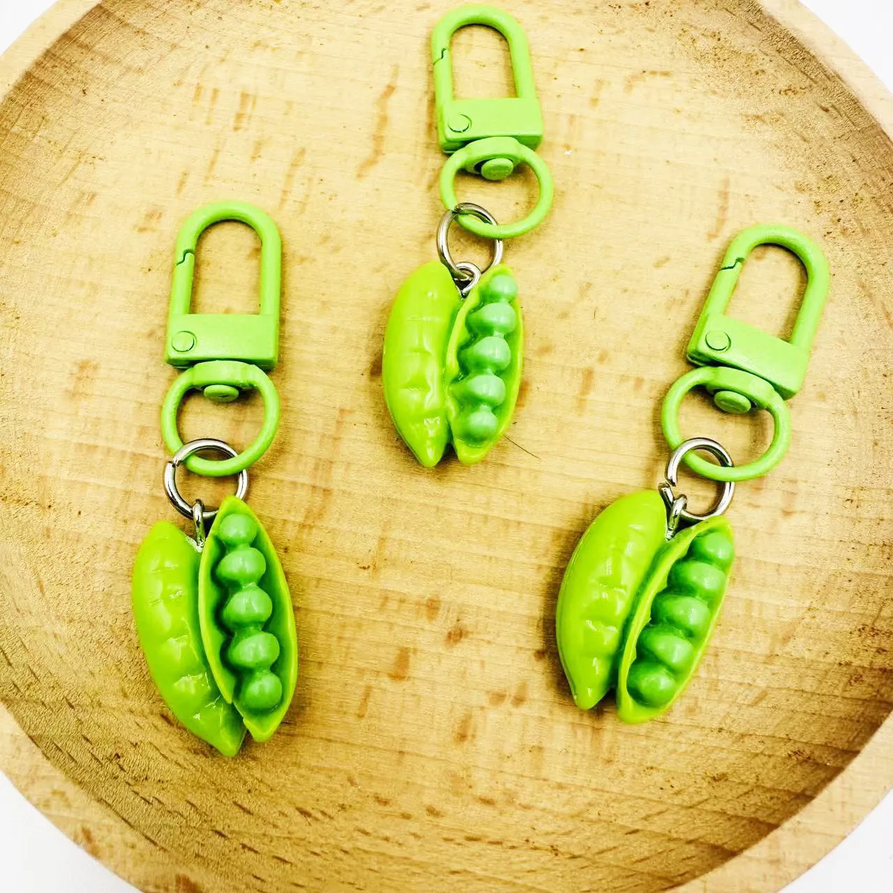 Creative Pea Pod Simulation Keychain - Image 2