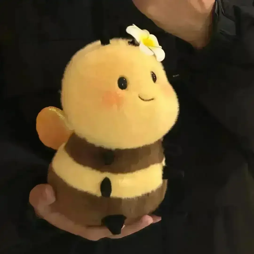 Cute Round Bee Plushie (20 cm) - Image 4