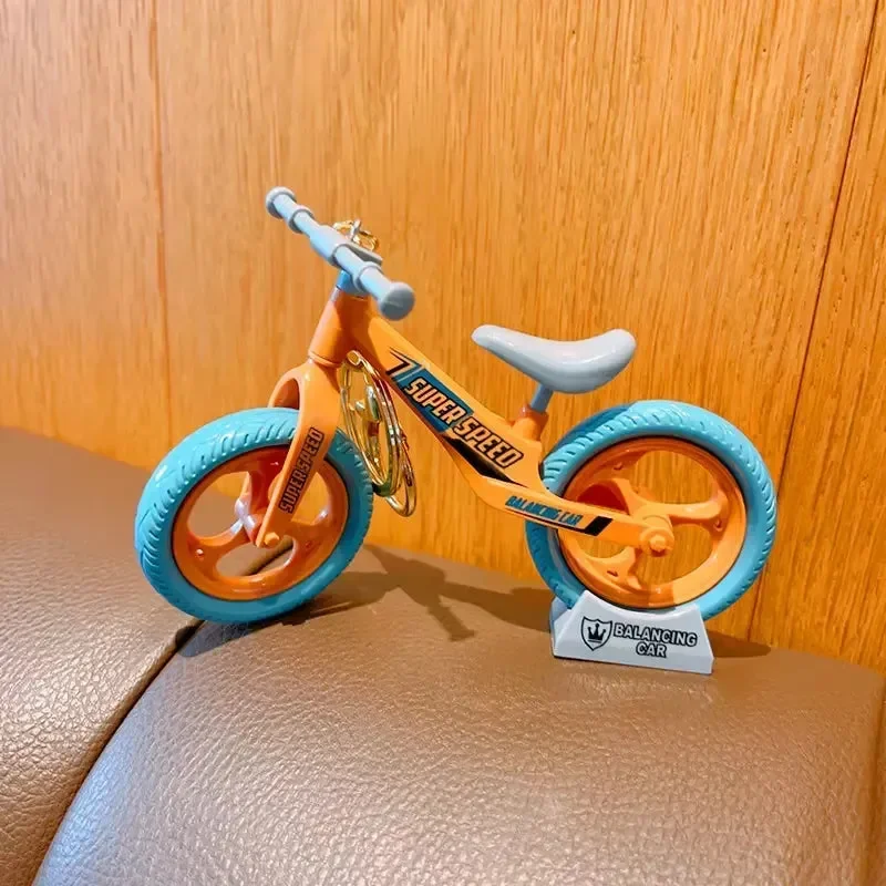 Cycle-Path Miniature Bicycle Keychain - Image 4