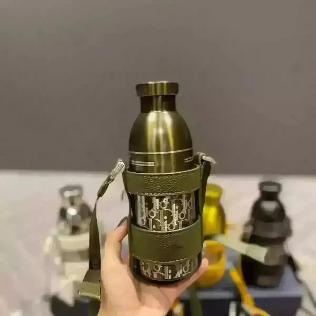 D Luxe Premium Designer Lanyard Bottle (500 ml) - Image 3