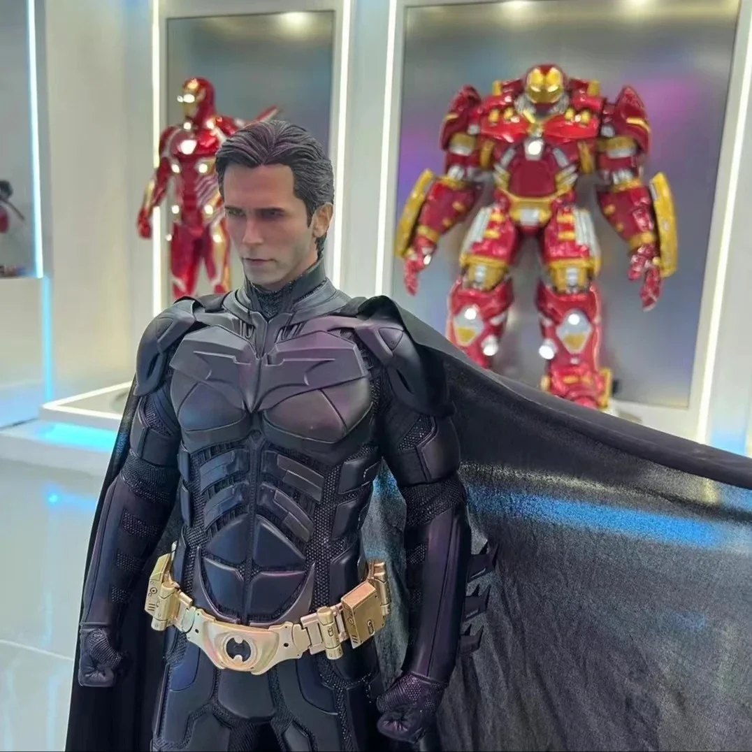 Dark Knight Gotham Guardian Deluxe Figure (68 cm) - Image 3