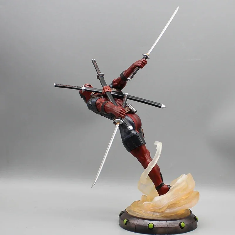 Deadpool Swords in Hand Figurine (36 cm) - Image 10