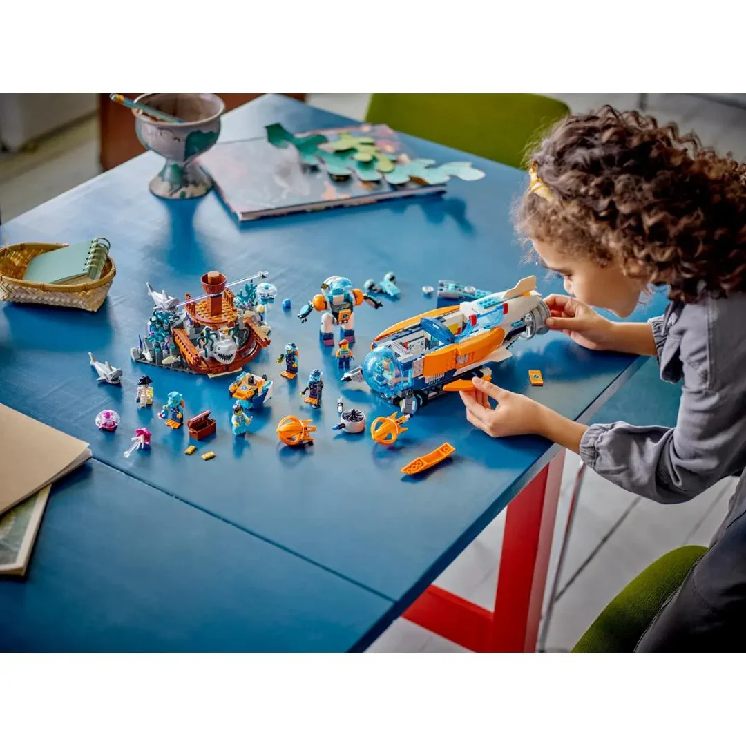 Deep-Sea Explorer Submarine Blocks (942 Pcs) - Image 9