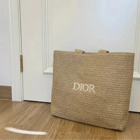 DLuxe Woven Raffia Tote Bag - Image 4