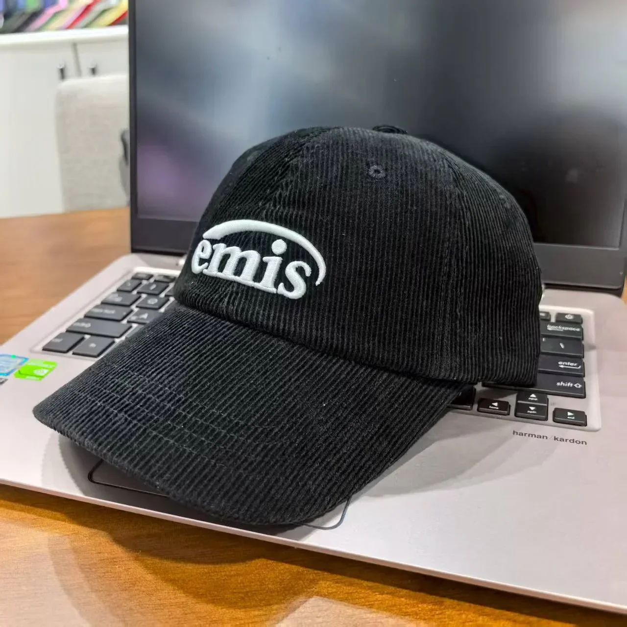 Emis Loop Corduroy Cap - Image 18