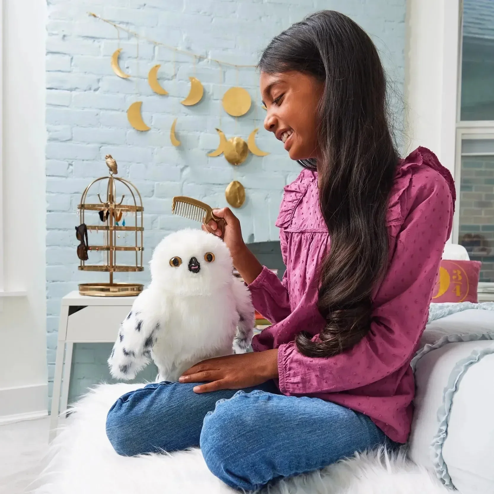 Enchanting Hedwig Interactive Plush Toy - Image 7