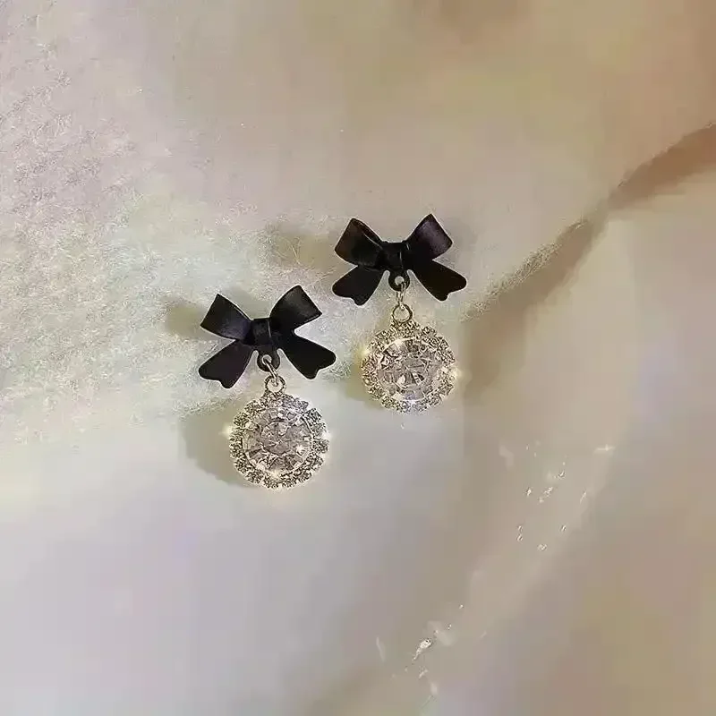 Exquisite Ribbon Snowflake Earrings - Image 4