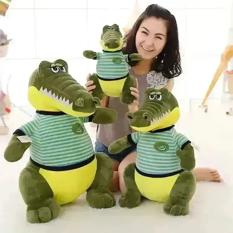 Green T-shirt Croc Plushie (70 cm) - Image 5