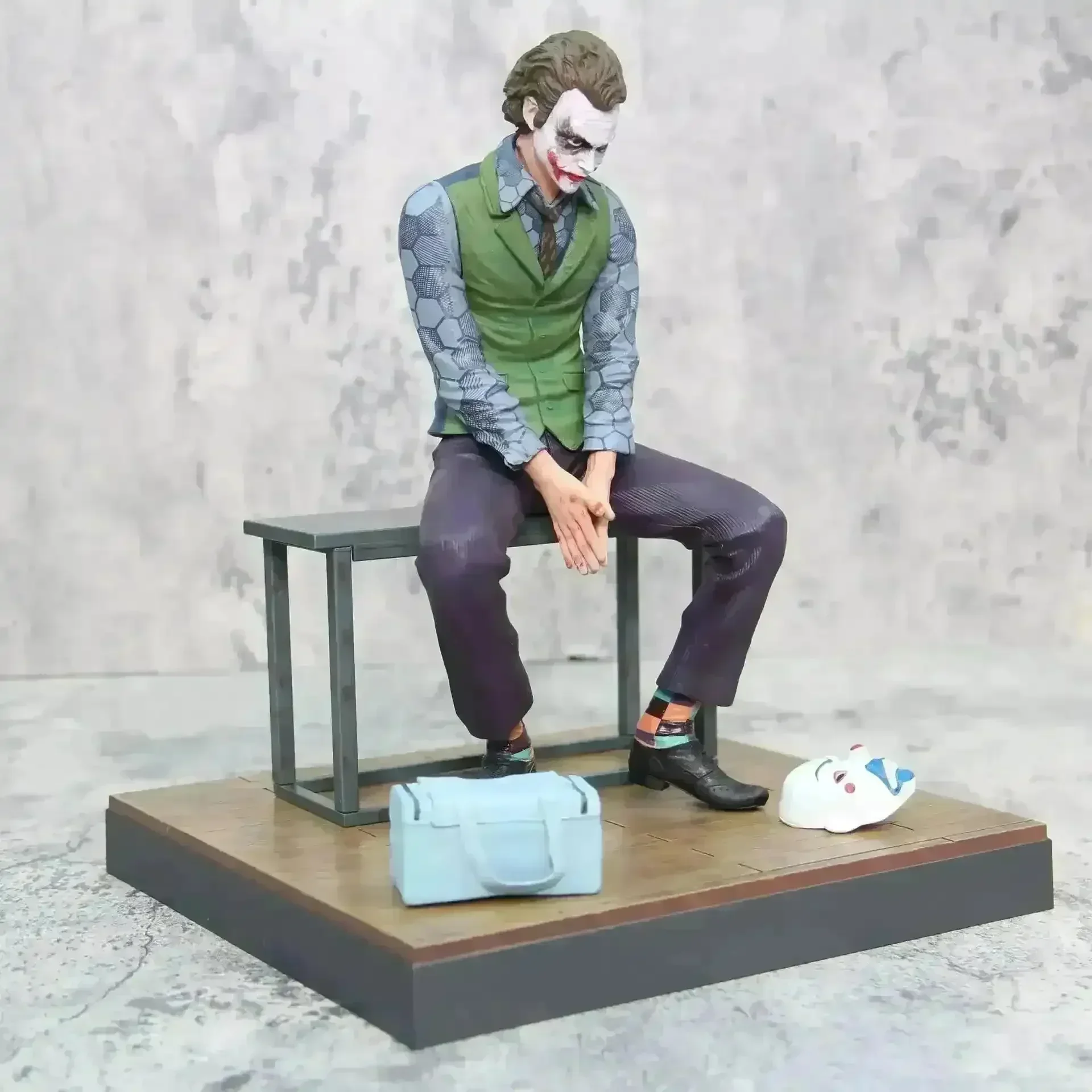 Heath Ledger Joker Roof Decor Figurine - Image 17