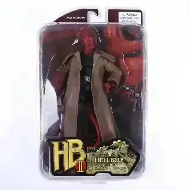 Hellboy Mezco Trench Coat Figurine (18 cm) - Image 9