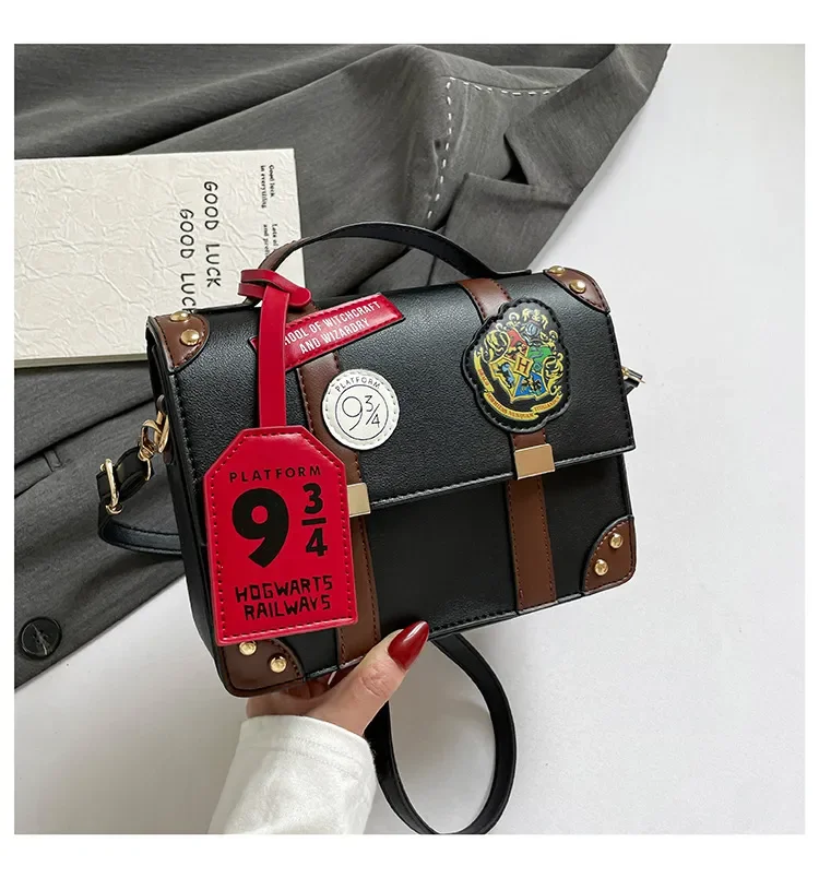 Hogwarts Scroll Wizardry Walk Bag - Image 21