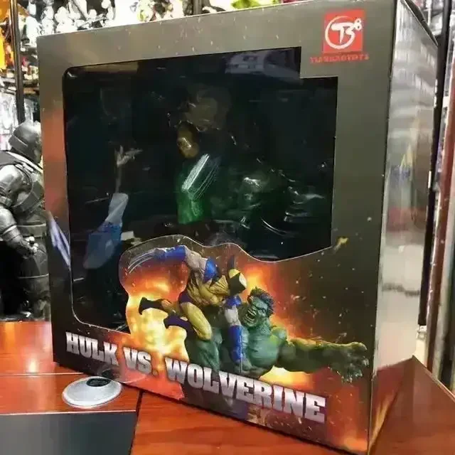 Hulk vs Wolverine Battle Scene Action Figure (36 cm) - Image 8
