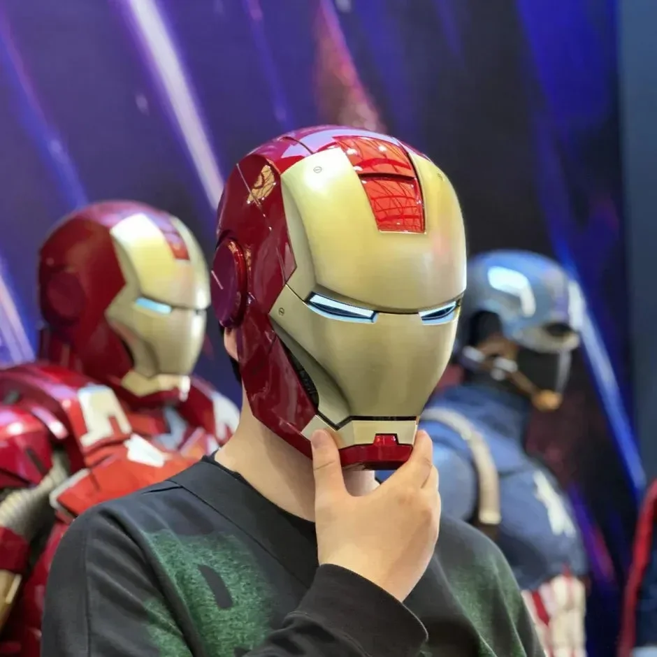Iron Man Mark VII Voice LED Helmet - Image 2