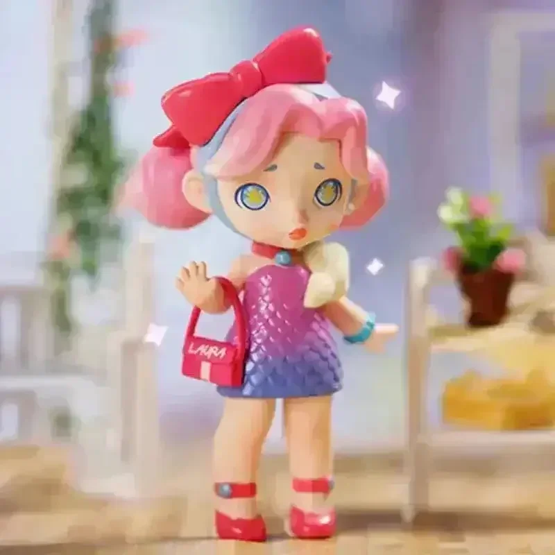 Laura Fashion Trendsetter Series Figurine - Image 4