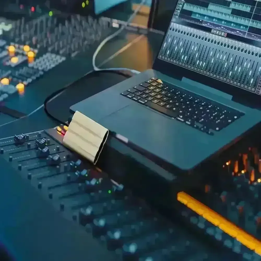 Lenovo 30TB Mini Portable USB 3.1 SSD - Image 4