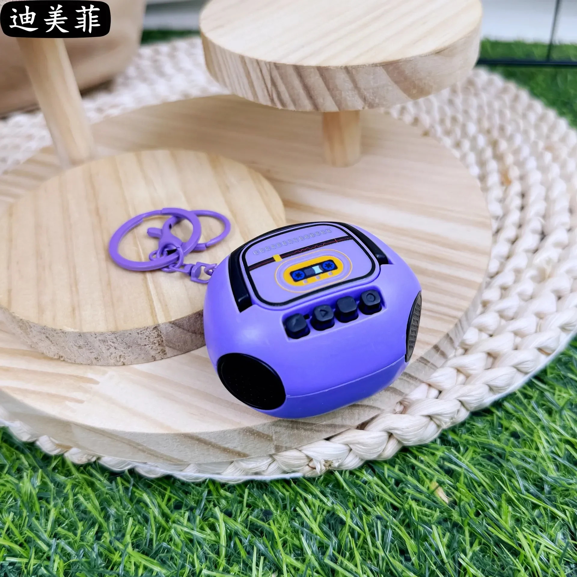 Lo-Fi Legend Retro Tape Recorder Keychain - Image 5
