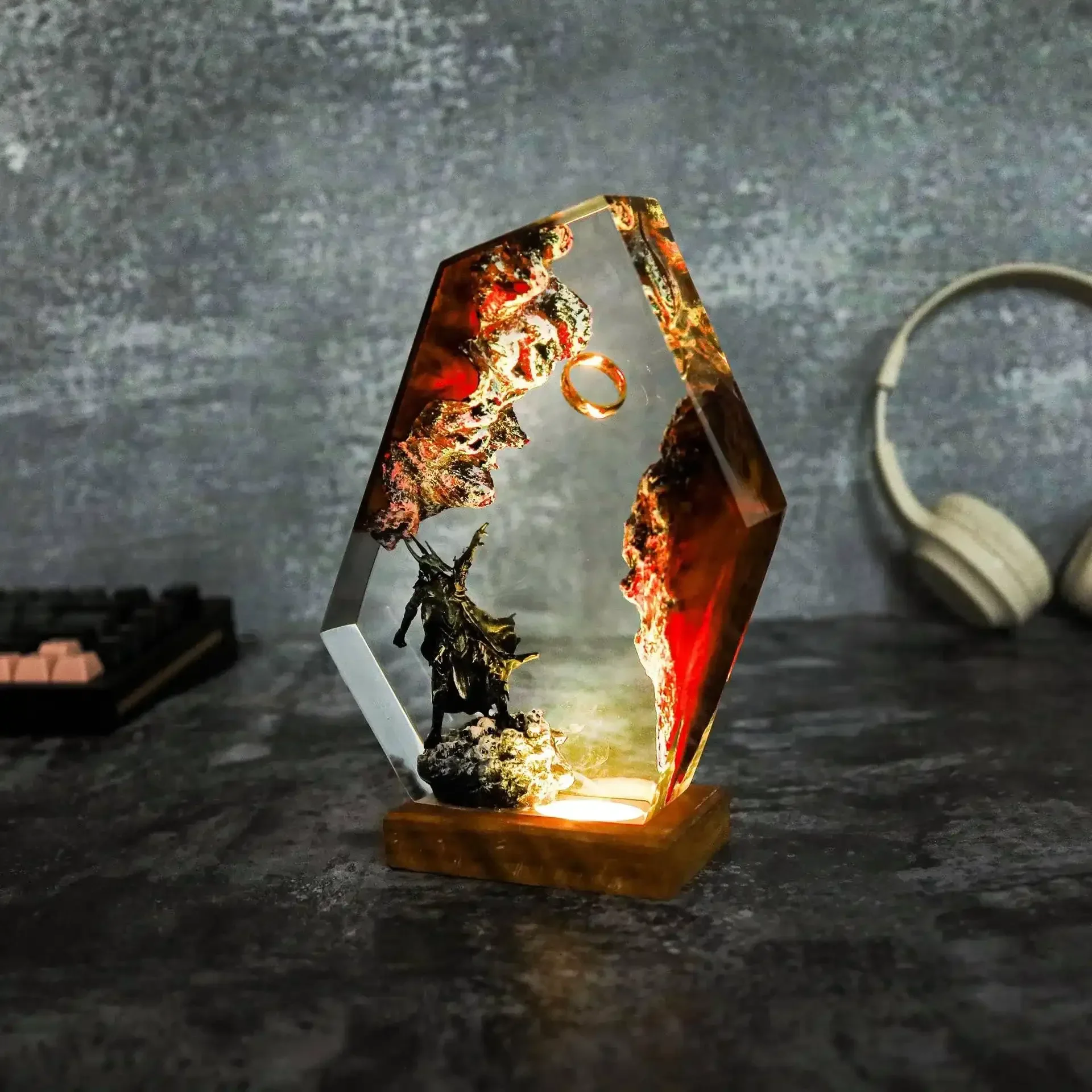 LOTR Illuminate Realm Resin Light - Image 2
