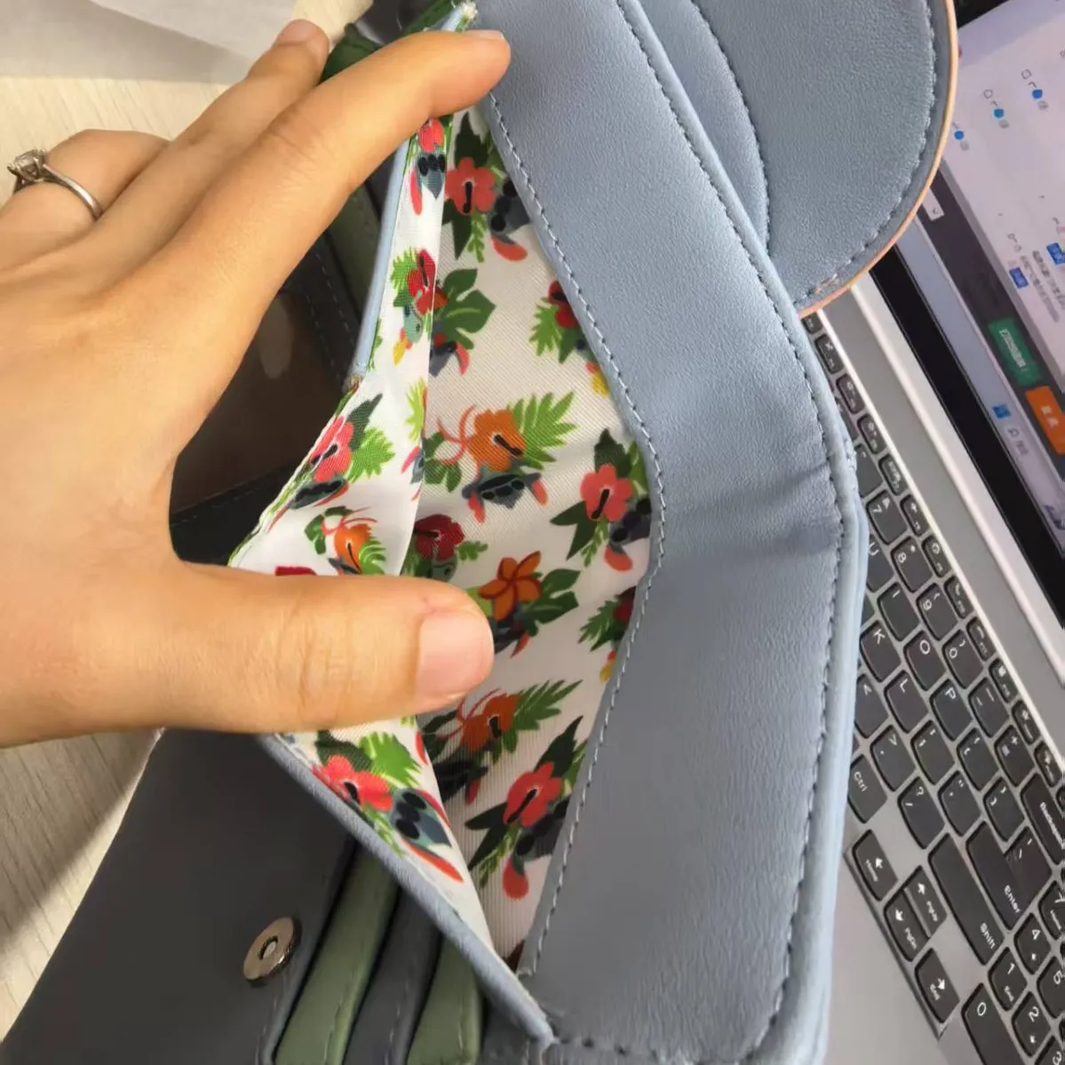 Loungefly Stitch Hawaii Cosplay Wallet - Image 10