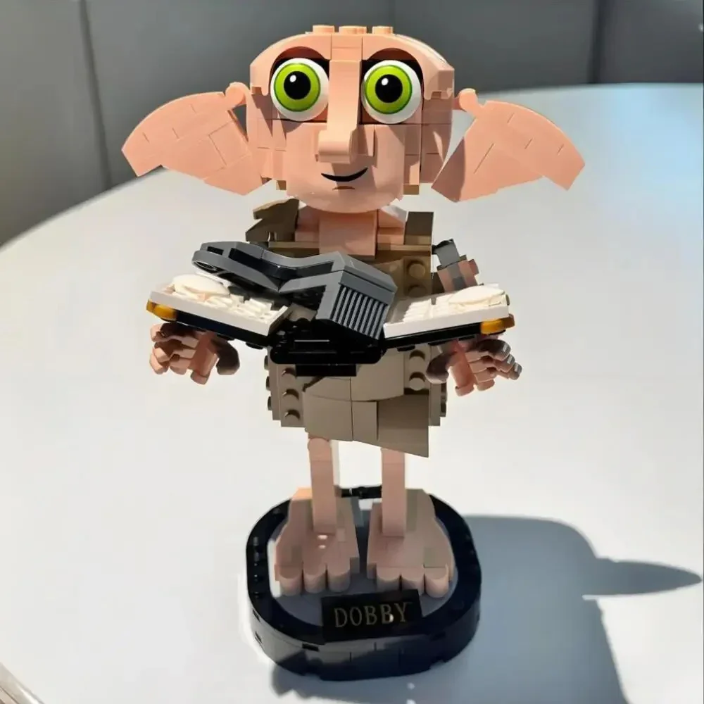 Loyal Dobby House Elf Building Blocks (403 Pcs) - Image 4