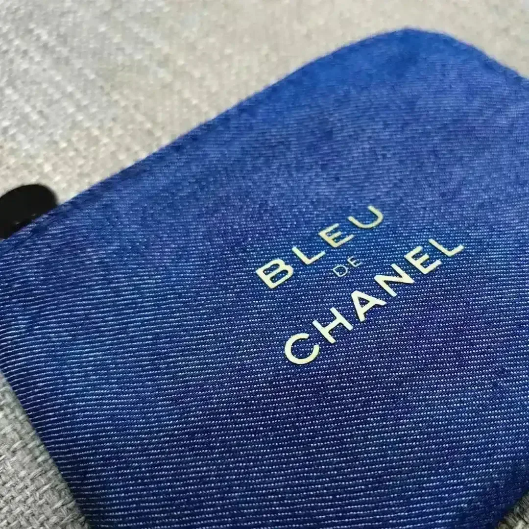 Luxe Blue Denim Coin & Card Purse - Image 2