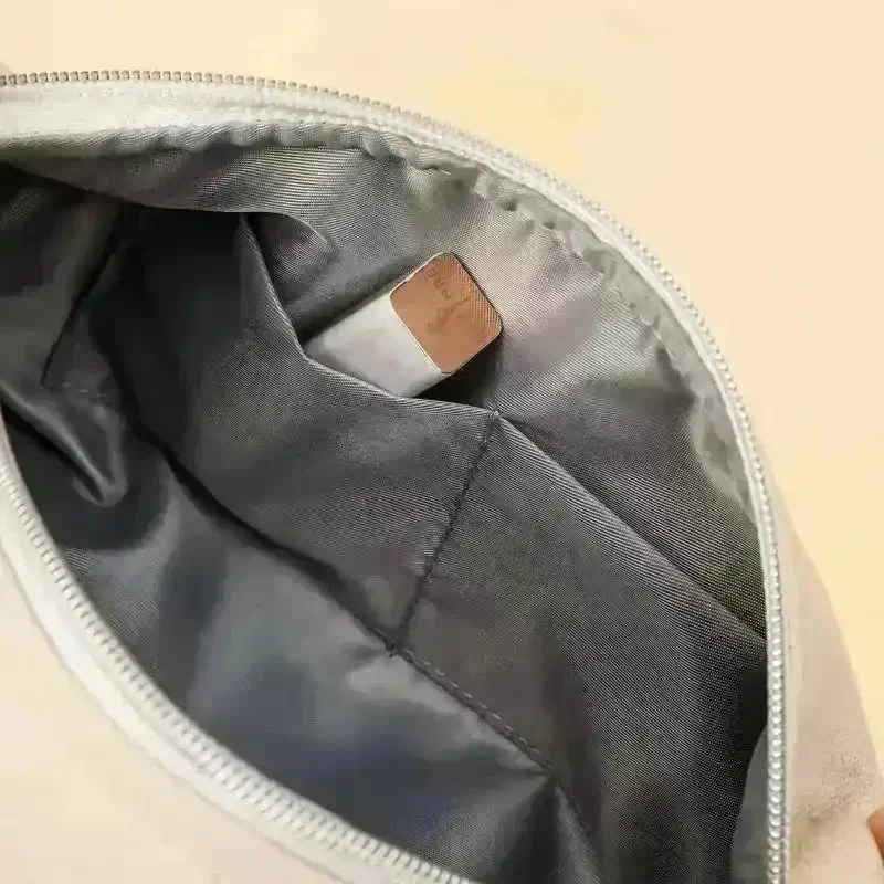 Luxe Minimal H Makeup Bag - Image 5