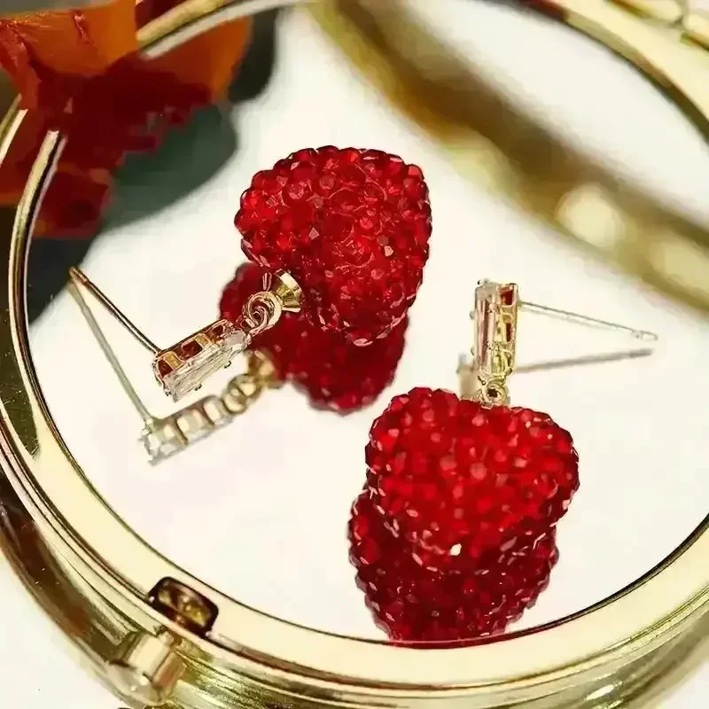 Luxurious Red Heart Dangle Earrings - Image 6