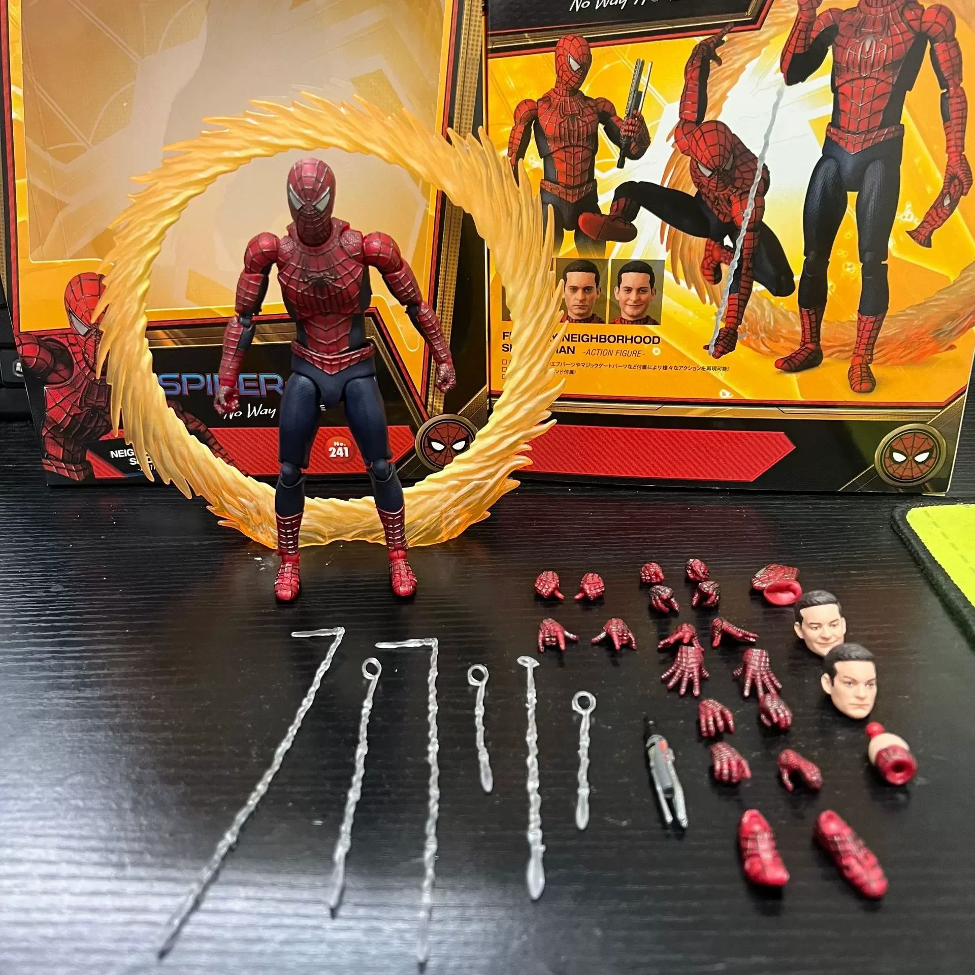 MAFEX 241 Friendly Neighbourhood Spiderman Figure - Image 5