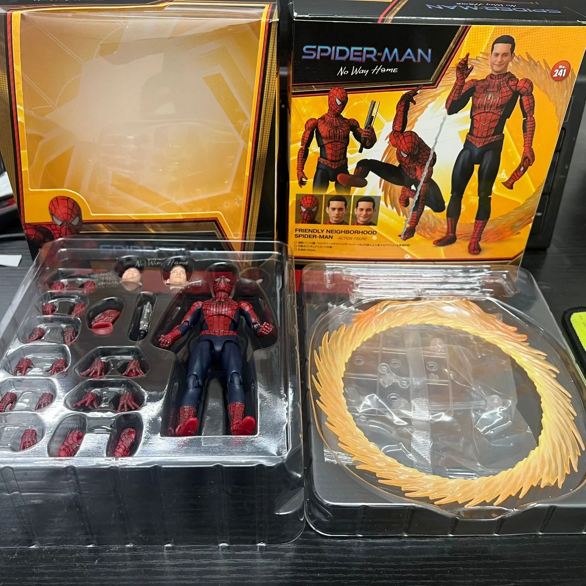 MAFEX 241 Friendly Neighbourhood Spiderman Figure - Image 6