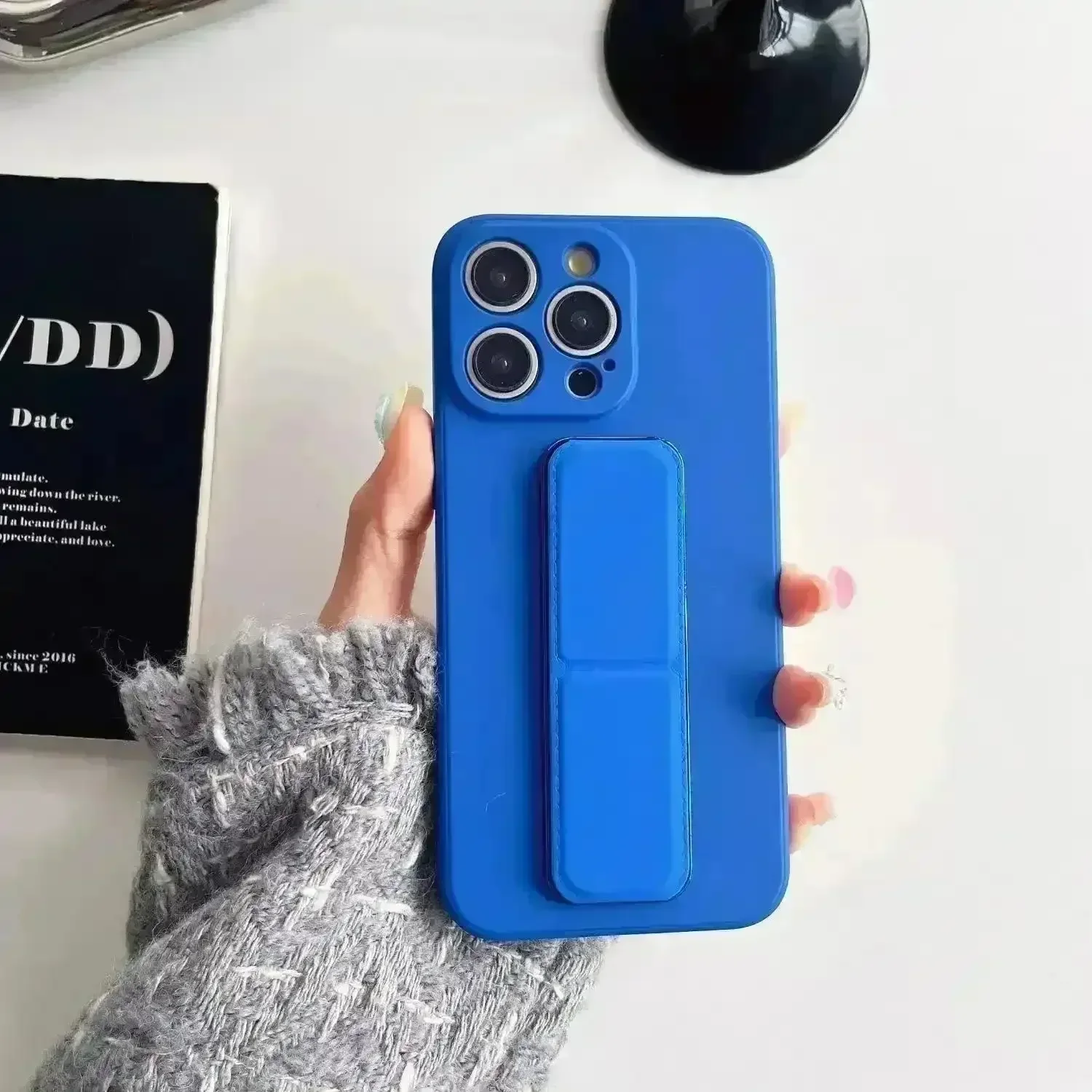 Magnetic Stand Silicon Case (For iPhones) - Image 4