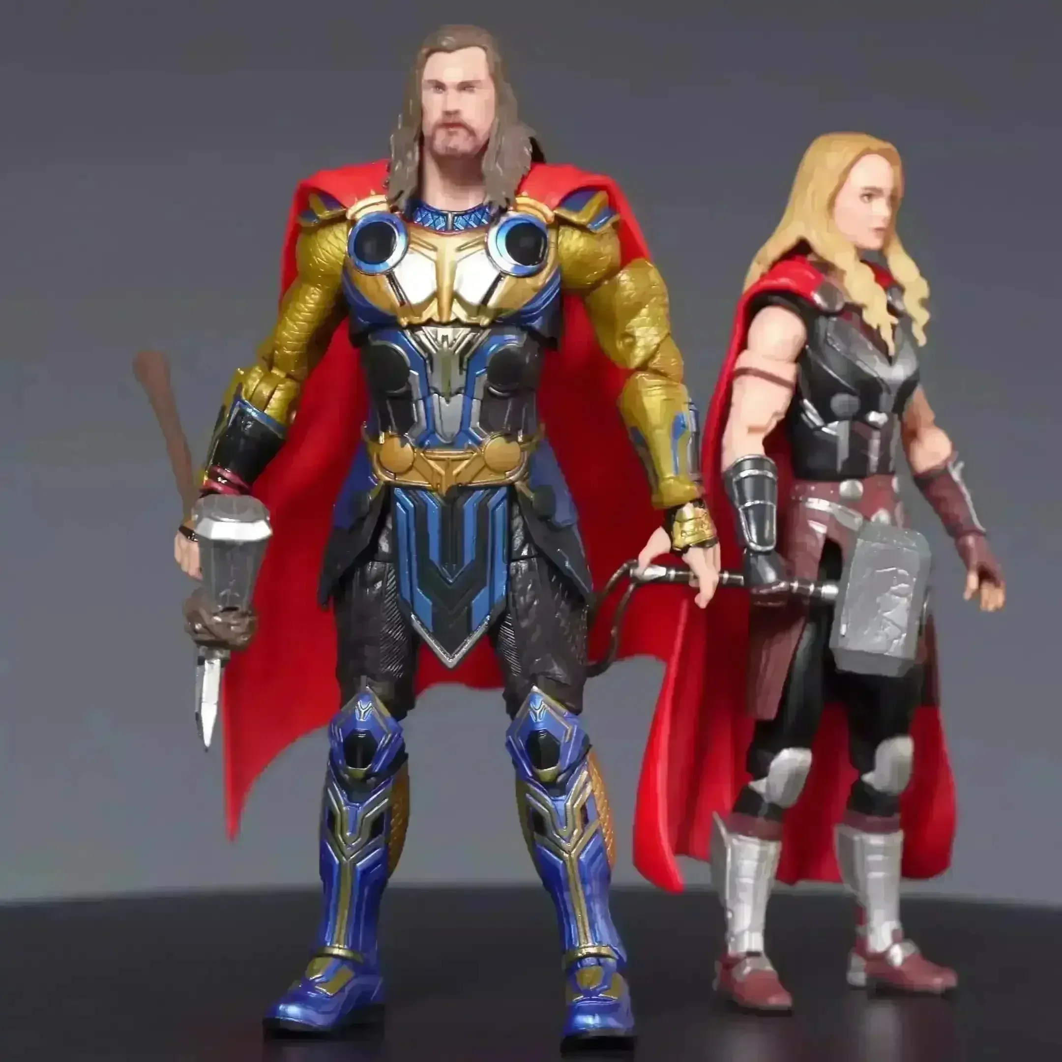 MRVL Legends Thor and Lady Thor Figurines (18 cm)