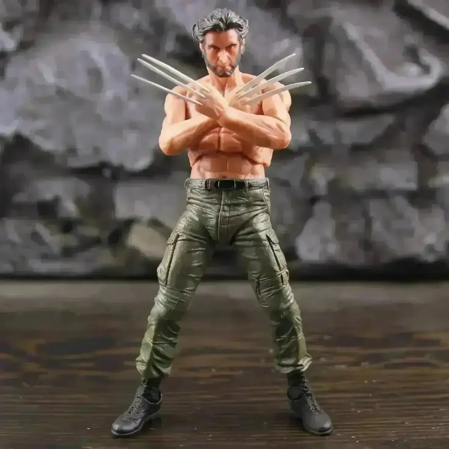 MRVL Wolverine Logan Action Figure (18 cm) - Image 2