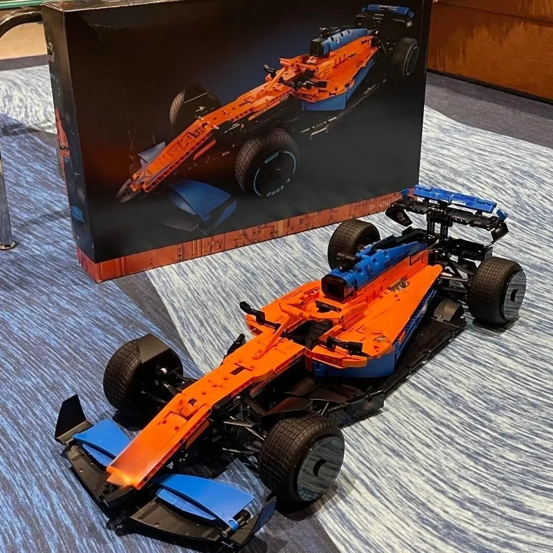 McLaren F1 Formula Race Car Blocks (1434 Pcs) - Image 5